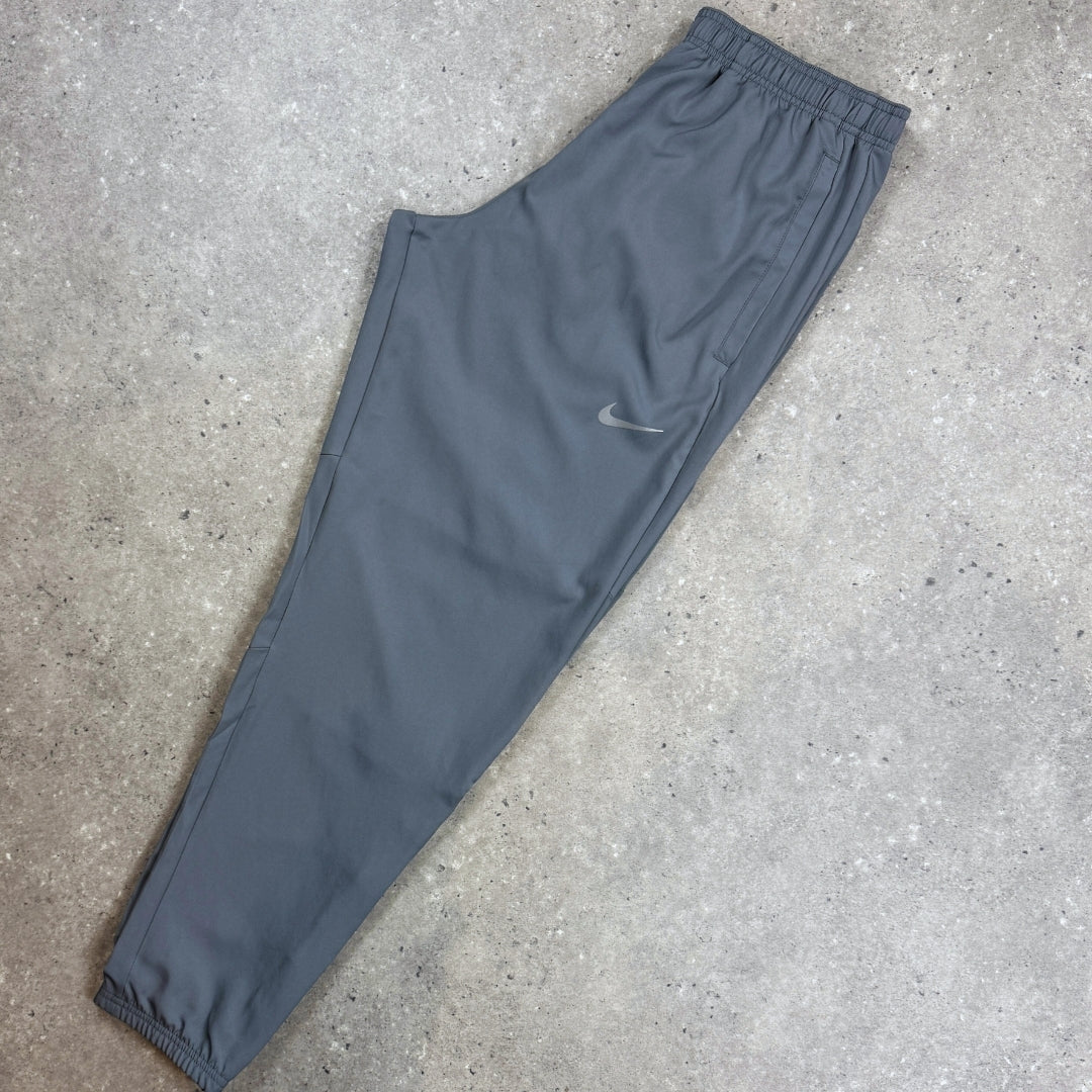 Nike Dri-Fit Challenger Trouser- Grey