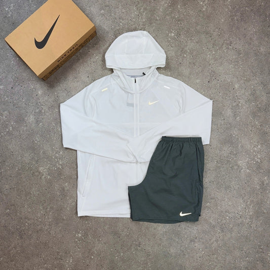 Nike Set | White UV Jacket & Grey Challenger 7in Shorts