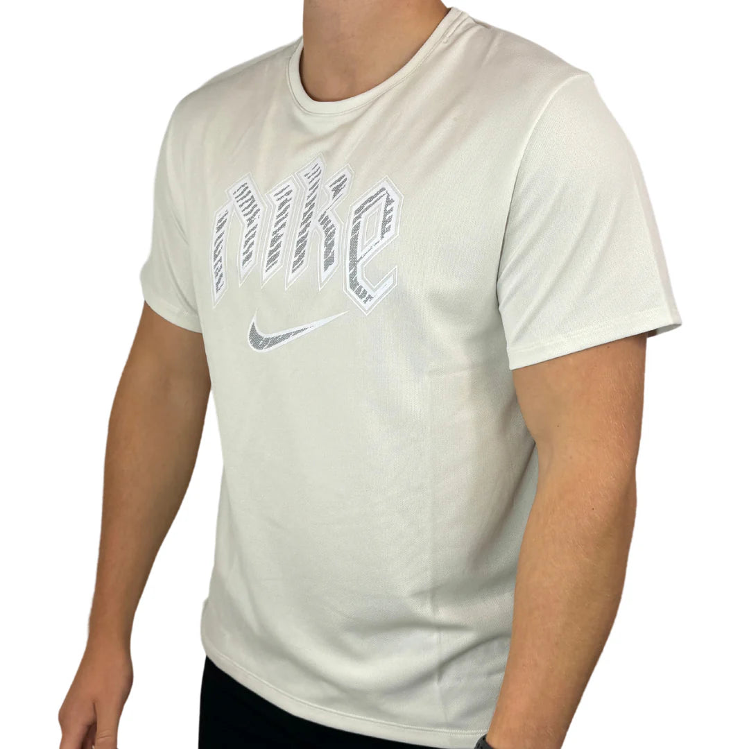 Nike Dri-Fit Running Division Miler - White & Nike Challenger Dri-Fit 5in Running Shorts - Black